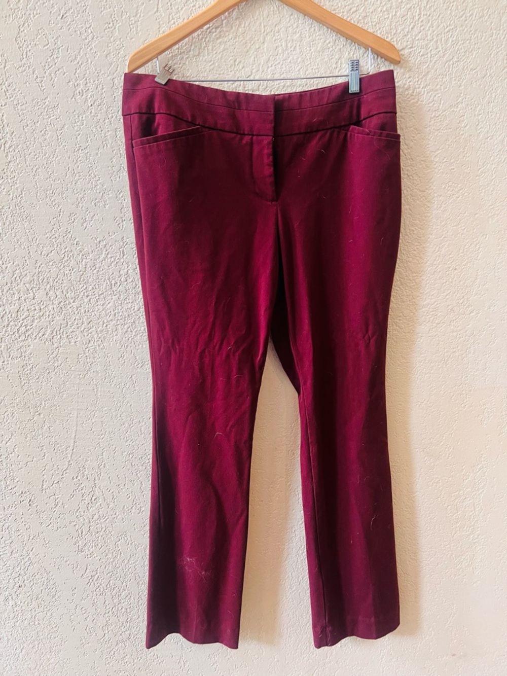 Worthington Modern Fit
Burgundy Trousers Pants Sz 12
Mid Rise Workwear - Picture 2 of 7